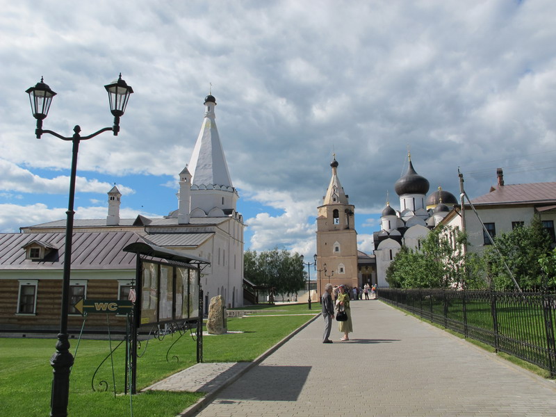 старицкие пещеры,Старица,село Красное, церковь Фельтена 